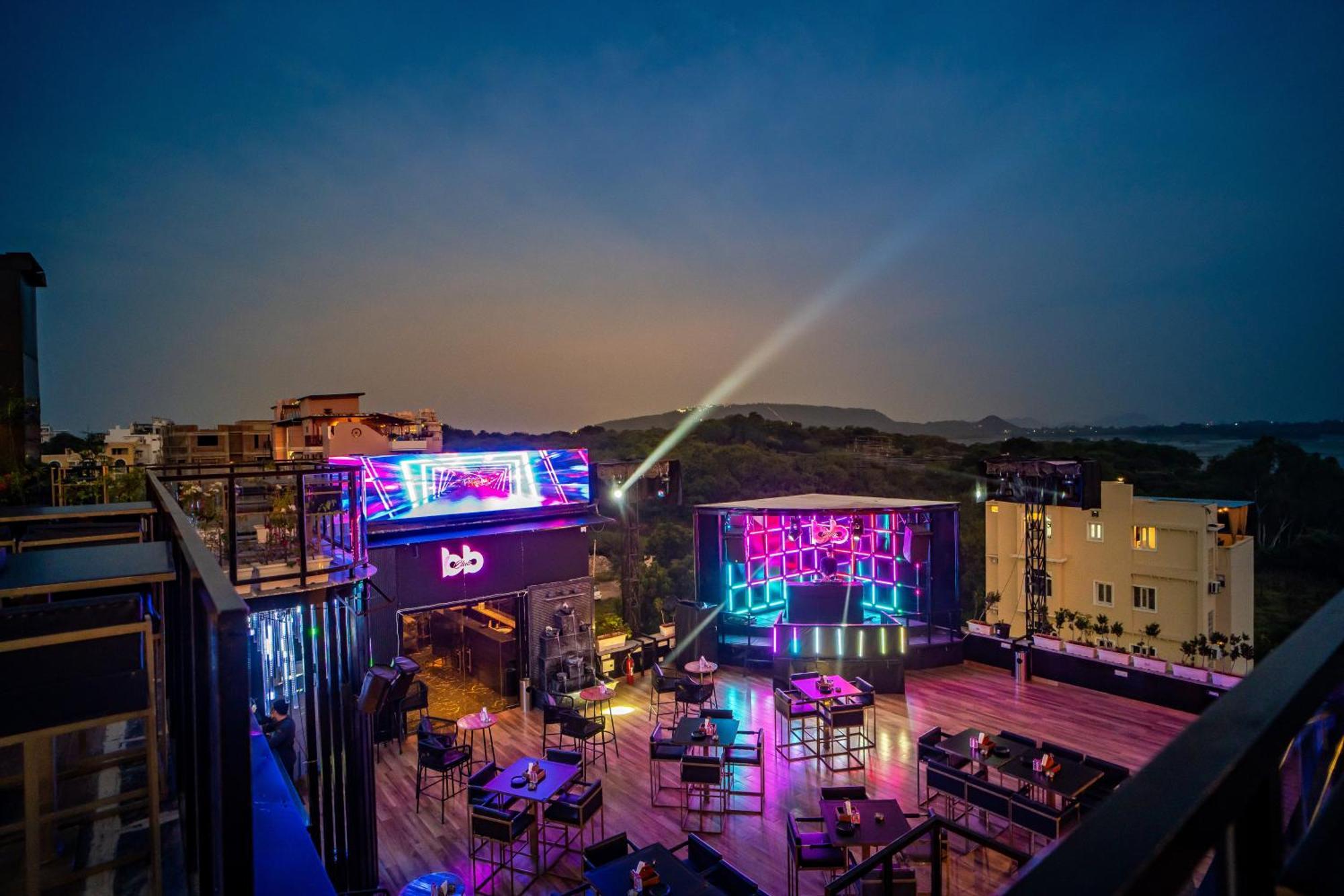 فندق The Courtyard - Beyond Bar & Club أُودايبور المظهر الخارجي الصورة